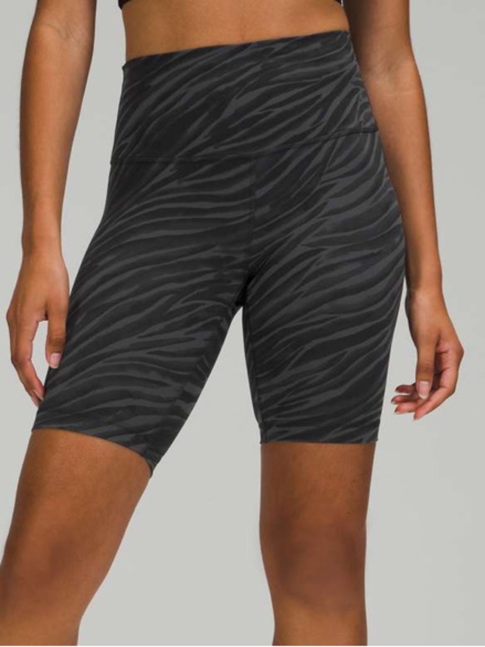 Lululemon Wunder Train High Rise Short 8”  black gray Size 18